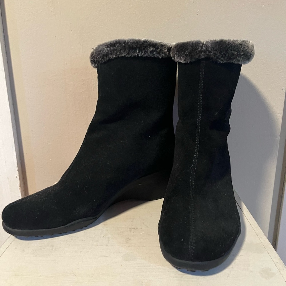 Adsoles heel rest calf boots